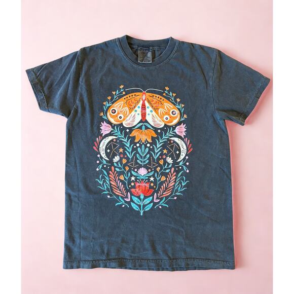 Comfort Colors Tops - Comfort Colors Women’s Small Graphic Tee Butterfly Floral Celestial Black